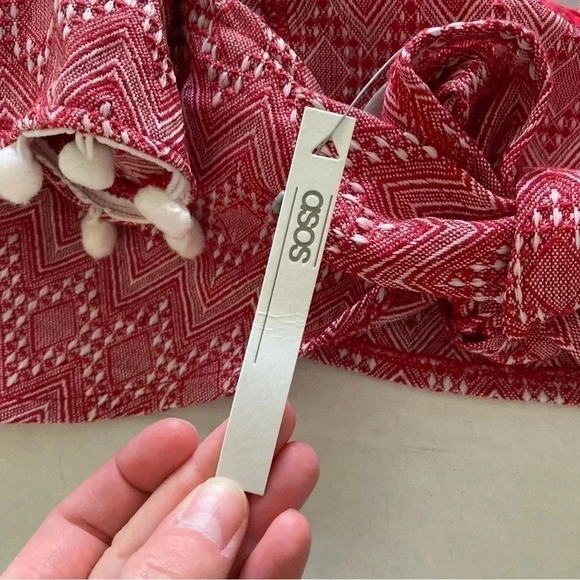 ASOS DESIGN‎ Jacquard Pom Pom Off-the-Shoulder Top Size 6 - Picture 3 of 6